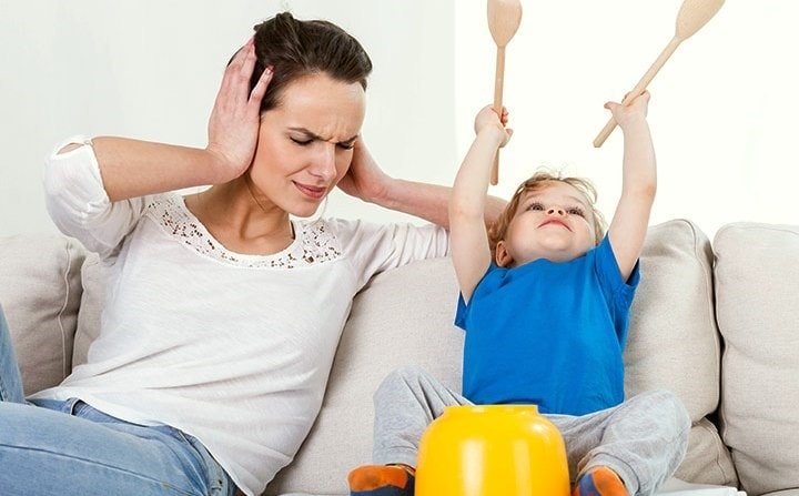 Родители должны научиться сдержанности, твердости, последовательности, пониманию.